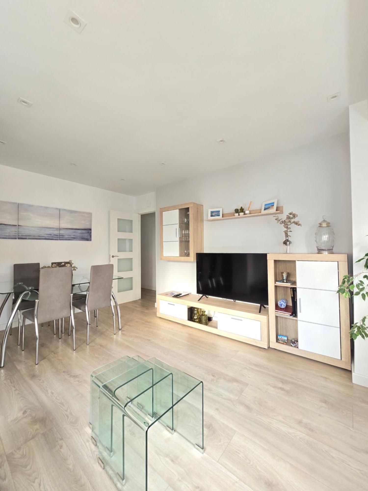 Apartament Piso En Pleno Centro De Al Lado De La Playa 1a139 *